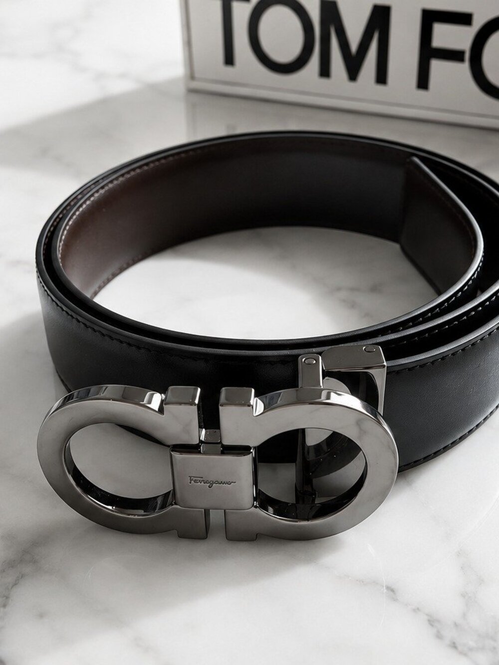 Ferragamo Gancini Belt Black Leather 39" Reversible and adjustable